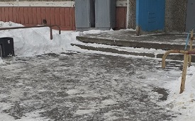 Работа дворника на придомовой территории по адресу Серебрянский проезд, 19