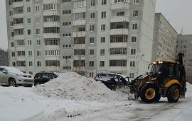 Механизированная уборка придомовой территории по адресу ул. Героев Хасана, 157